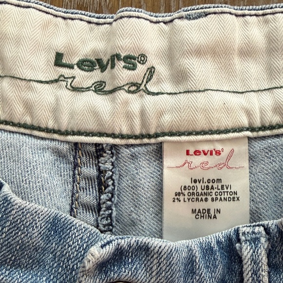 Levi’s Red Y2K Denim Bermuda Shorts Embroidered Relaxed Fit Size 26 - Picture 3 of 14